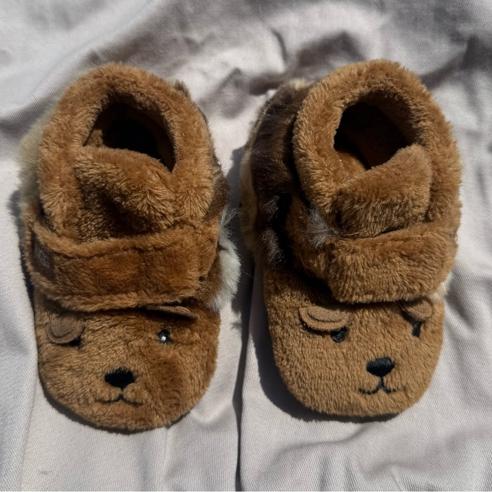 UGG Baby Bixbee Bear Stuffie Booties